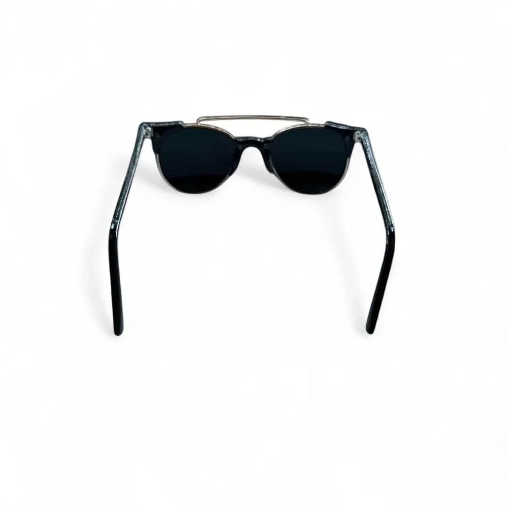 Vintage Y2K (2001) Black sunglasses